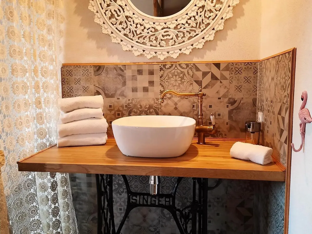 Mas Fandelou Bed & Breakfast Saintes-Maries-de-la-Mer 0*,  France